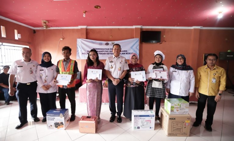 Peserta Pelatihan Alih Profesi Kampung Rawa Malang Ucapkan Terimakasih Ke Pemkot Jakut